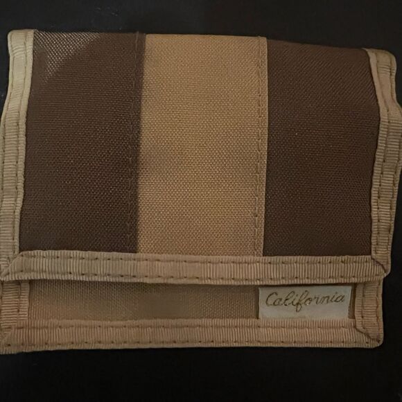 Wallet With Pockets And Attached Mirror - Picture 1 of 8